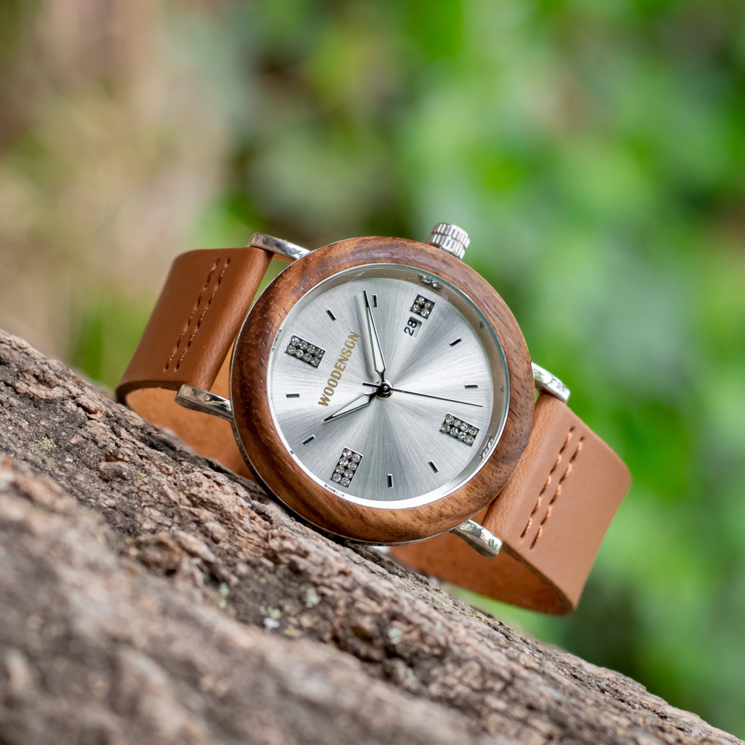 Reloj de madera de zebrano Luxor